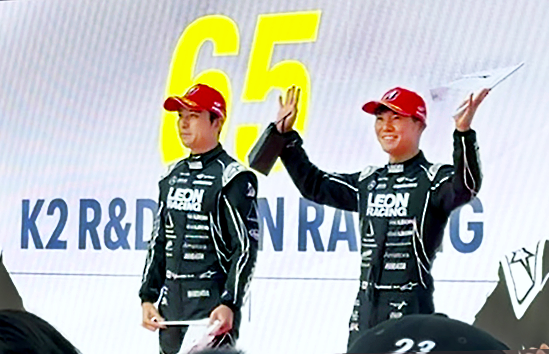 厳しい展開を走り抜いた両選手